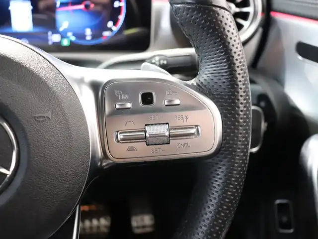 メルセデス・ベンツ ＣＬＡ２００ｄ AMGライン 静岡県 2019(令1)年 4.5万km コスモスブラック パノラミックスライディングルーフ/レーダーセーフティーパッケージ/・BSM/・LKA/・衝突被害軽減ブレーキ/AMGレザーエクスクルーシブパッケージ/・黒灰革シート/・アルミニウムインテリアトリム/アドバンスドパッケージ/・360°カメラ/・HUD/・アドバンスドサウンドシステム/AMGライン/・アンビエントライト/・LEDヘッドライト/純正ナビ/フルセグTV/純正18インチAW/ETC2.0/シートヒーター/シートメモリー/パワーシート/クルーズコントロール