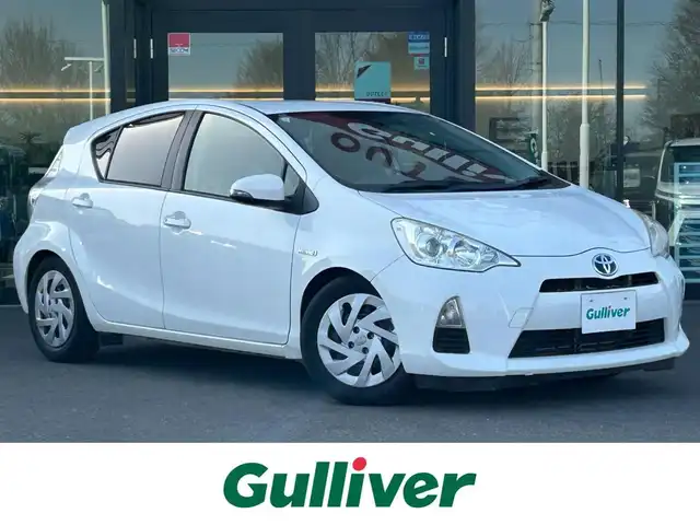 トヨタ アクア G 栃木県 2012(平24)年 7.4万km スーパーホワイトⅡ 純正ナビ/・フルセグTV/・CD/DVD/BT/・SD/AM.FM/バックカメラ/ETC/スマートキー/プッシュスタート/LEDヘッドライト/オートライト/純正フロアマット/横滑り防止システム/電動格納ミラー