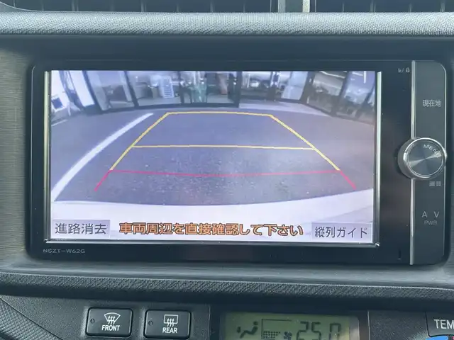 トヨタ アクア G 栃木県 2012(平24)年 7.4万km スーパーホワイトⅡ 純正ナビ/・フルセグTV/・CD/DVD/BT/・SD/AM.FM/バックカメラ/ETC/スマートキー/プッシュスタート/LEDヘッドライト/オートライト/純正フロアマット/横滑り防止システム/電動格納ミラー