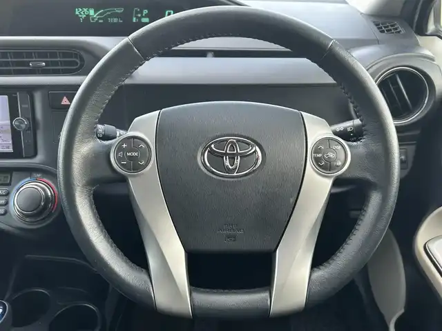 トヨタ アクア G 栃木県 2012(平24)年 7.4万km スーパーホワイトⅡ 純正ナビ/・フルセグTV/・CD/DVD/BT/・SD/AM.FM/バックカメラ/ETC/スマートキー/プッシュスタート/LEDヘッドライト/オートライト/純正フロアマット/横滑り防止システム/電動格納ミラー