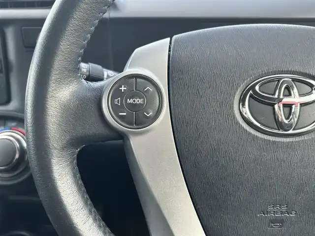 トヨタ アクア G 栃木県 2012(平24)年 7.4万km スーパーホワイトⅡ 純正ナビ/・フルセグTV/・CD/DVD/BT/・SD/AM.FM/バックカメラ/ETC/スマートキー/プッシュスタート/LEDヘッドライト/オートライト/純正フロアマット/横滑り防止システム/電動格納ミラー