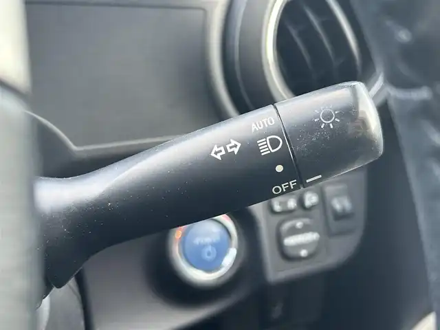 トヨタ アクア G 栃木県 2012(平24)年 7.4万km スーパーホワイトⅡ 純正ナビ/・フルセグTV/・CD/DVD/BT/・SD/AM.FM/バックカメラ/ETC/スマートキー/プッシュスタート/LEDヘッドライト/オートライト/純正フロアマット/横滑り防止システム/電動格納ミラー