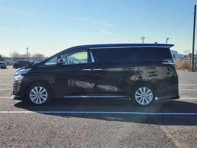 トヨタ ヴェルファイア Z Aエディション 群馬県 2018(平30)年 2.8万km ブラック モデリスタエアロ(F/S/R)/デジタルインナーミラー/クリアランスソナー/純正10型ナビ/フルセグTV/純正12.1型後席ティスプレイ/両側パワースライドドア/バックモニター/ビルトインETC/ドライブレコーダー/レーダークルーズコントロール/バックソナー/セーフティセンス/・衝突被害軽減ブレーキ/・車線逸脱防止支援システム/・オートマチックハイビーム/2眼LEDヘッドランプ/デュアルオートエアコン/助手席オットマン/2列目リラックスキャプテンシート/純正18インチアルミホイール/スマートキー/プッシュエンジンスタート/禁煙車