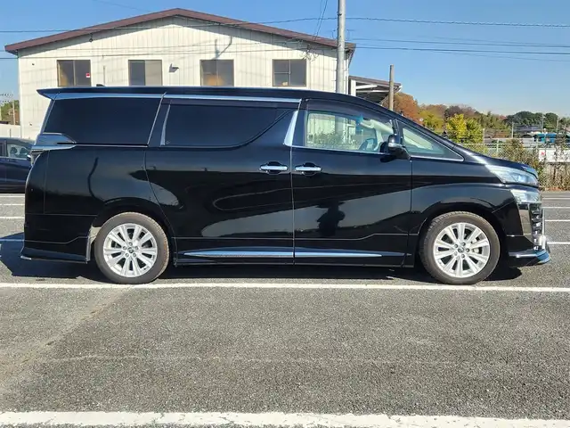 トヨタ ヴェルファイア Z Aエディション 群馬県 2018(平30)年 2.8万km ブラック モデリスタエアロ(F/S/R)/デジタルインナーミラー/クリアランスソナー/純正10型ナビ/フルセグTV/純正12.1型後席ティスプレイ/両側パワースライドドア/バックモニター/ビルトインETC/ドライブレコーダー/レーダークルーズコントロール/バックソナー/セーフティセンス/・衝突被害軽減ブレーキ/・車線逸脱防止支援システム/・オートマチックハイビーム/2眼LEDヘッドランプ/デュアルオートエアコン/助手席オットマン/2列目リラックスキャプテンシート/純正18インチアルミホイール/スマートキー/プッシュエンジンスタート/禁煙車