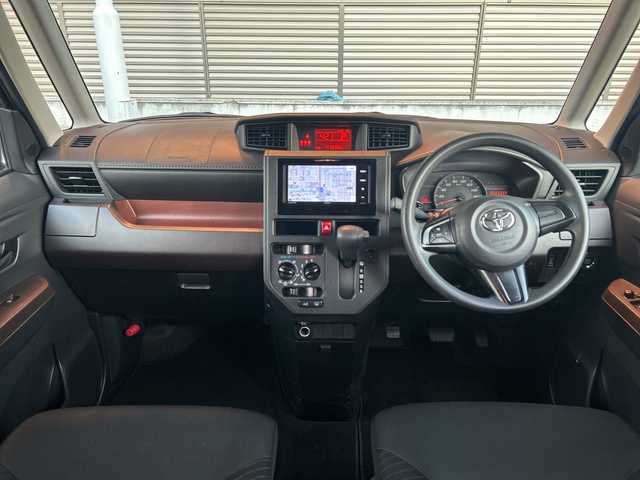 トヨタ ルーミー X 大阪府 2018(平30)年 4.2万km ブラックマイカメタリック 社外7インチナビ（AVN-R8W）/・AM/FM/フルセグ/BT/バックカメラ/片側パワースライドドア/前後ドライブレコーダー/オートライト/プッシュスタート/スマートキー/電動格納ミラー/ステアリングスイッチ/スペアキー/保証書