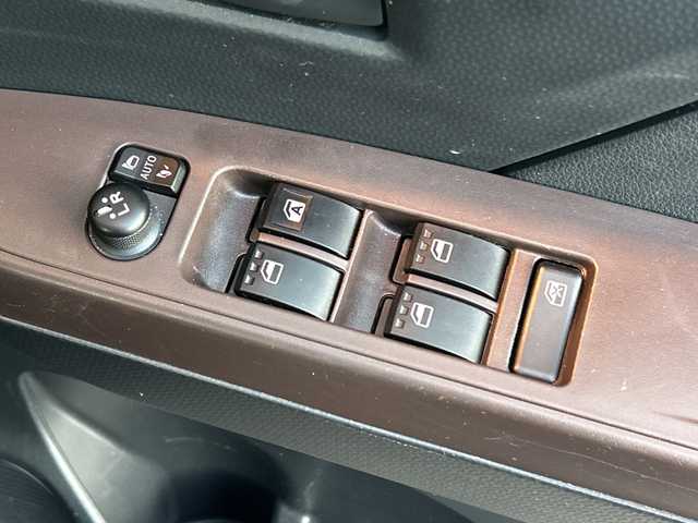 トヨタ ルーミー X 大阪府 2018(平30)年 4.2万km ブラックマイカメタリック 社外7インチナビ（AVN-R8W）/・AM/FM/フルセグ/BT/バックカメラ/片側パワースライドドア/前後ドライブレコーダー/オートライト/プッシュスタート/スマートキー/電動格納ミラー/ステアリングスイッチ/スペアキー/保証書