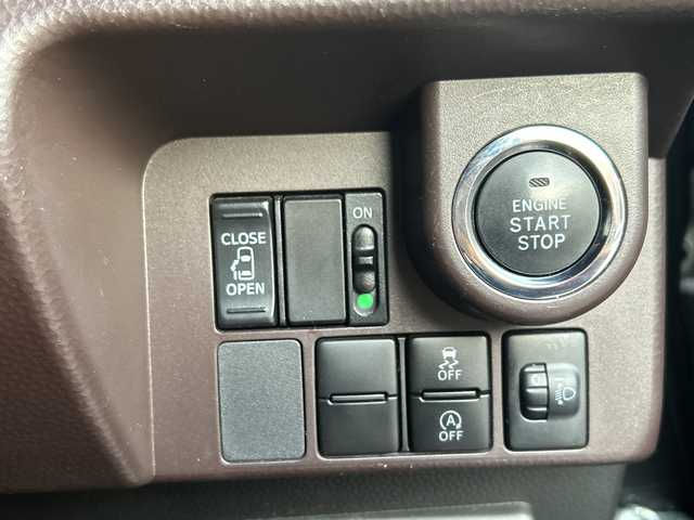 トヨタ ルーミー X 大阪府 2018(平30)年 4.2万km ブラックマイカメタリック 社外7インチナビ（AVN-R8W）/・AM/FM/フルセグ/BT/バックカメラ/片側パワースライドドア/前後ドライブレコーダー/オートライト/プッシュスタート/スマートキー/電動格納ミラー/ステアリングスイッチ/スペアキー/保証書