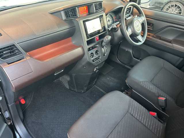 トヨタ ルーミー X 大阪府 2018(平30)年 4.2万km ブラックマイカメタリック 社外7インチナビ（AVN-R8W）/・AM/FM/フルセグ/BT/バックカメラ/片側パワースライドドア/前後ドライブレコーダー/オートライト/プッシュスタート/スマートキー/電動格納ミラー/ステアリングスイッチ/スペアキー/保証書