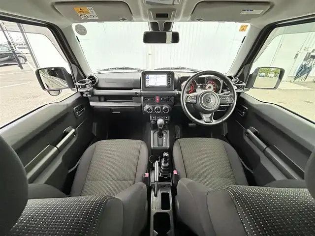 スズキ ジムニー XC 愛媛県 2020(令2)年 4.5万km ジャングルグリーン Stradaナビ　/バックカメラ　/クルーズコントロール　/車線逸脱防止装置　/衝突被害軽減システム　/ダウンヒルアシストコントロール　/D/N席シートヒーター/ヒートミラー/電格ミラー/ヘッドライトウォッシャー　/ドアバイザー　/LEDヘッドライト/シガーソケット/ISOFIX/4WD切替/現状サマー(純正AW)(175/80/R16)/YOKOHAMA GEOLANDAR CV G058