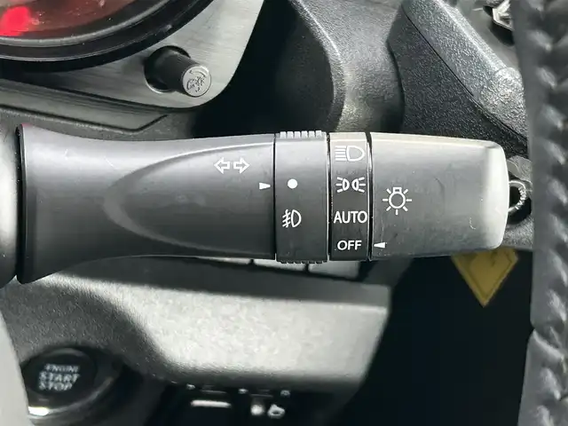 スズキ ジムニー XC 愛媛県 2020(令2)年 4.5万km ジャングルグリーン Stradaナビ　/バックカメラ　/クルーズコントロール　/車線逸脱防止装置　/衝突被害軽減システム　/ダウンヒルアシストコントロール　/D/N席シートヒーター/ヒートミラー/電格ミラー/ヘッドライトウォッシャー　/ドアバイザー　/LEDヘッドライト/シガーソケット/ISOFIX/4WD切替/現状サマー(純正AW)(175/80/R16)/YOKOHAMA GEOLANDAR CV G058