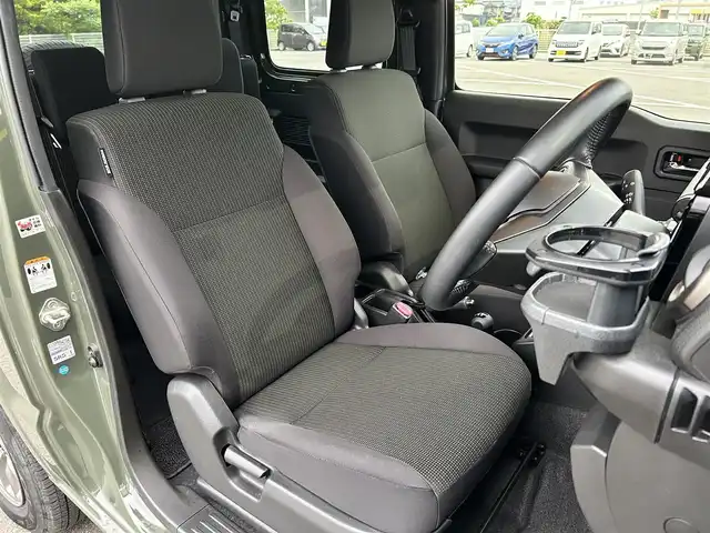 スズキ ジムニー XC 愛媛県 2020(令2)年 4.5万km ジャングルグリーン Stradaナビ　/バックカメラ　/クルーズコントロール　/車線逸脱防止装置　/衝突被害軽減システム　/ダウンヒルアシストコントロール　/D/N席シートヒーター/ヒートミラー/電格ミラー/ヘッドライトウォッシャー　/ドアバイザー　/LEDヘッドライト/シガーソケット/ISOFIX/4WD切替/現状サマー(純正AW)(175/80/R16)/YOKOHAMA GEOLANDAR CV G058