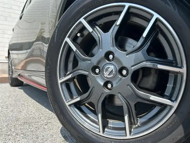 日産 ノート ニスモ 滋賀県 2017(平29)年 8.6万km ダークメタルグレー ガソリン/2WD(FF)/CVT/7インチナビ（MDV-M705W）/（FM/AM/DVD/Bluetooth）/ブレーキアシスト/プリクラッシュブレーキアシスト	/ヒルスタート（坂道発進）アシスト	/レーンキープアシスト	/バックカメラ/アルカンターラステアリング/ステアリングスイッチ/ETC/NISMO専用シート/オートエアコン/オートライト/LEDヘッドライト/フロントフォグ/電動格納ミラー/パワーウィンドウ