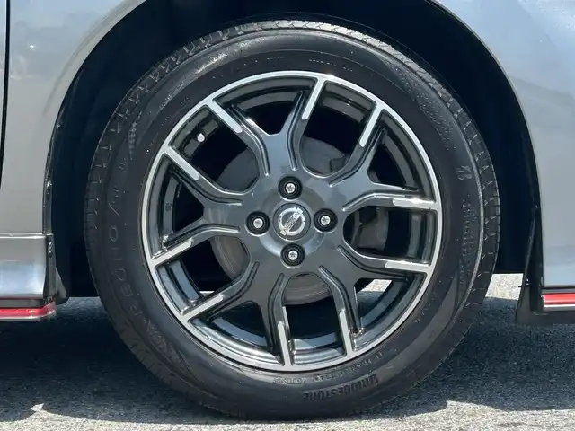日産 ノート ニスモ 滋賀県 2017(平29)年 8.6万km ダークメタルグレー ガソリン/2WD(FF)/CVT/7インチナビ（MDV-M705W）/（FM/AM/DVD/Bluetooth）/ブレーキアシスト/プリクラッシュブレーキアシスト	/ヒルスタート（坂道発進）アシスト	/レーンキープアシスト	/バックカメラ/アルカンターラステアリング/ステアリングスイッチ/ETC/NISMO専用シート/オートエアコン/オートライト/LEDヘッドライト/フロントフォグ/電動格納ミラー/パワーウィンドウ