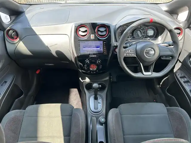 日産 ノート ニスモ 滋賀県 2017(平29)年 8.6万km ダークメタルグレー ガソリン/2WD(FF)/CVT/7インチナビ（MDV-M705W）/（FM/AM/DVD/Bluetooth）/ブレーキアシスト/プリクラッシュブレーキアシスト	/ヒルスタート（坂道発進）アシスト	/レーンキープアシスト	/バックカメラ/アルカンターラステアリング/ステアリングスイッチ/ETC/NISMO専用シート/オートエアコン/オートライト/LEDヘッドライト/フロントフォグ/電動格納ミラー/パワーウィンドウ