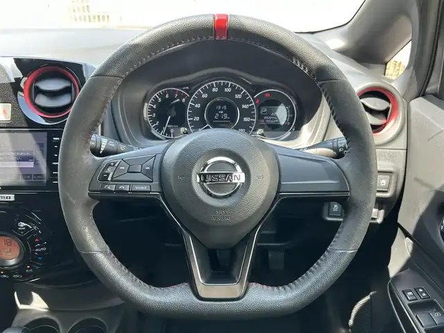 日産 ノート ニスモ 滋賀県 2017(平29)年 8.6万km ダークメタルグレー ガソリン/2WD(FF)/CVT/7インチナビ（MDV-M705W）/（FM/AM/DVD/Bluetooth）/ブレーキアシスト/プリクラッシュブレーキアシスト	/ヒルスタート（坂道発進）アシスト	/レーンキープアシスト	/バックカメラ/アルカンターラステアリング/ステアリングスイッチ/ETC/NISMO専用シート/オートエアコン/オートライト/LEDヘッドライト/フロントフォグ/電動格納ミラー/パワーウィンドウ