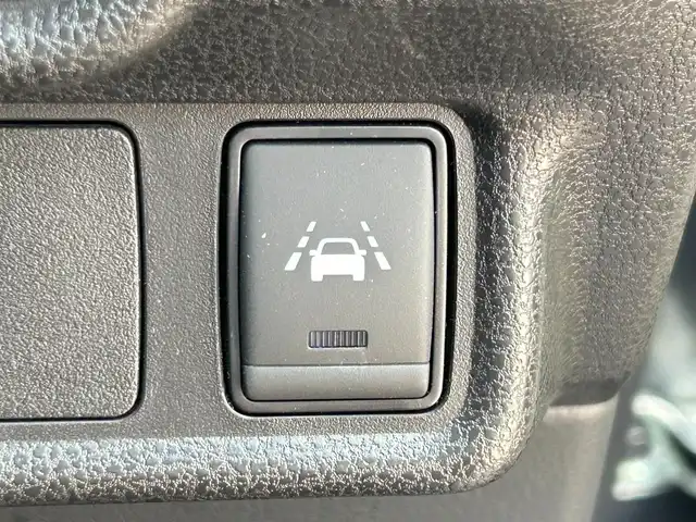 日産 ノート ニスモ 滋賀県 2017(平29)年 8.6万km ダークメタルグレー ガソリン/2WD(FF)/CVT/7インチナビ（MDV-M705W）/（FM/AM/DVD/Bluetooth）/ブレーキアシスト/プリクラッシュブレーキアシスト	/ヒルスタート（坂道発進）アシスト	/レーンキープアシスト	/バックカメラ/アルカンターラステアリング/ステアリングスイッチ/ETC/NISMO専用シート/オートエアコン/オートライト/LEDヘッドライト/フロントフォグ/電動格納ミラー/パワーウィンドウ