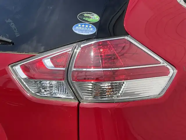 日産 エクストレイル 20X 山形県 2014(平26)年 13.3万km バーニングレッド 4WD/純正SDナビ/・フルセグTV/AM/FM/CD/DVD/Bluetooth/アイドリングストップ/横滑り防止装置/盗難防止装置/HIDヘッドライト/オートライト/フロントフォグランプ/合皮シート/シートヒーター（D/N席）/バックカメラ/純正フロアマット/純正ドアバイザー/ETC/夏タイヤ積み込み/保証書/取扱説明書