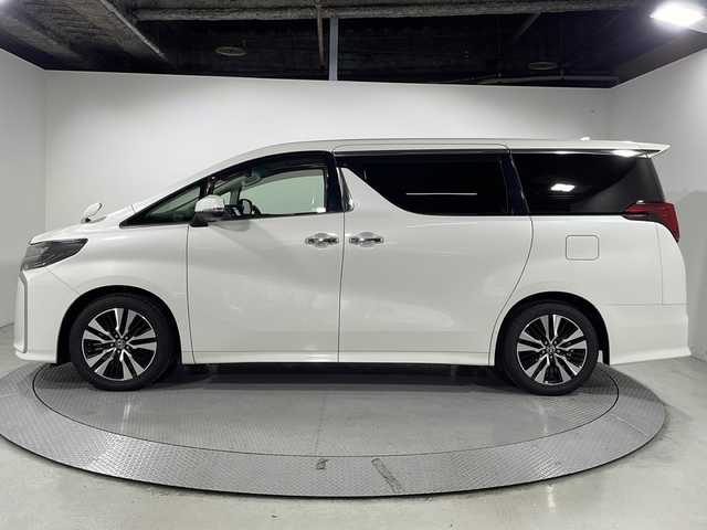 トヨタ アルファード S Cパッケージ 広島県 2020(令2)年 3.9万km ホワイトパールクリスタルシャイン ツインムーンルーフ/純正9型ディスプレイオーディオ/純正フリップダウンモニター/3眼LEDヘッドランプ/パワーバックドア/両側パワースライドドア/ブラック合皮シート/パワーシート/ポジションメモリー/シートヒーター/ベンチレーション/ステアリングヒーター/パワーオットマン/セーフティセンス/・プリクラッシュセーフティ/・レーントレーシングアシスト/・アダプティブハイビーム/・レーダークルーズコントロール/電動パーキングブレーキ/ブレーキホールド/CD/DVDデッキ/ビルトインETC/ドライブレコーダー/USB入力端子