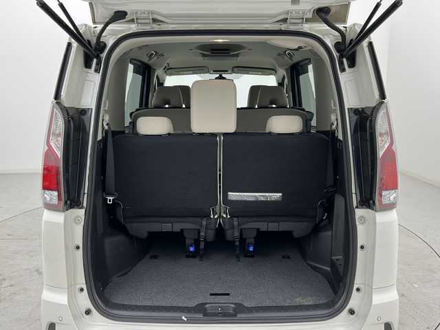 日産 セレナ ハイウェイスターVセレクションⅡ 宮城県 2019(令1)年 6.1万km ブリリアントホワイトパール 禁煙車/純正フリップダウンモニター/プロパイロット/アラウンドビューモニター/エマージェンシーブレーキ/車線逸脱警報/インテリジェントパーキングアシスト/両側パワースライドドア/純正9インチナビ/・BT.CD.DVD.SD/・フルセグTV/ETC/ドライブレコーダー（FR）/LEDヘッドライト/フォグライト/革巻きステアリング/ステアリングスイッチ/プッシュスタート/スマートキー×2/電動パーキングブレーキ/純正フロアマット/社外15インチAW/純正ドアバイザー/ロールサンシェード