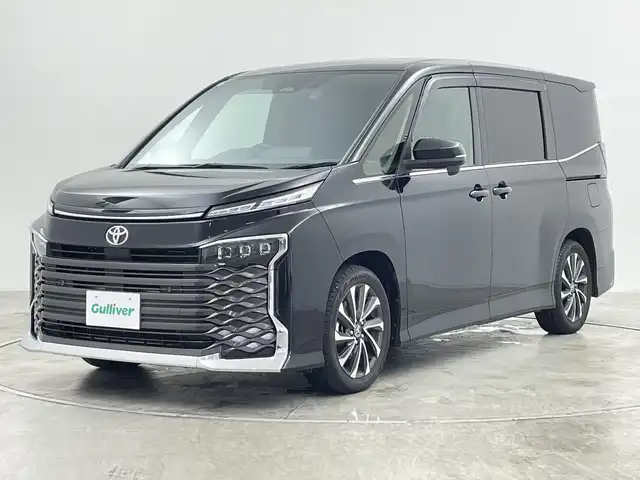 トヨタ ヴォクシー S－Z 群馬県 2024(令6)年 4.8万km アティチュードブラックマイカ 純正10.5型ナビ　バックカメラ　デジタルインナーミラー　ヘッドアップディスプレイ　アダプティブクルーズコントロール　プロジェクター式ＬＥＤヘッドライト　ドライブレコーダー　ＥＴＣ２．０　シートヒーター