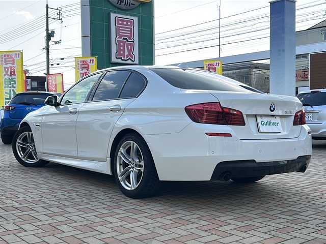 ＢＭＷ ５３５ｉ Mスポーツ 鳥取県 2014(平26)年 14.3万km アルピンホワイトⅢ ディーラー車/F型後期/シルキーシックス・ターボ/スマートキーx2個/ブラックレザーシート/フル液晶メーター/プリクラッシュセーフティ/ブラインドスポットモニタリング/レーンデパーチャーアラート/レーダークルーズコントロール/クリアランスソナー/アダクティブLEDヘッドライト/I-DRIVE/HDDナビゲーション/フルセグ・DVD再生・MSV/バックカメラ/前席パワーシート（D席メモリ）/前席シートヒーター/アルミスカッフプレート/パドルシフト/プライバシーガラス/ビルトインETC/保証書・取説