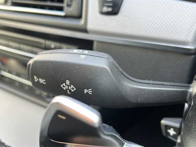 ＢＭＷ ５３５ｉ Mスポーツ 鳥取県 2014(平26)年 14.3万km アルピンホワイトⅢ ディーラー車/F型後期/シルキーシックス・ターボ/スマートキーx2個/ブラックレザーシート/フル液晶メーター/プリクラッシュセーフティ/ブラインドスポットモニタリング/レーンデパーチャーアラート/レーダークルーズコントロール/クリアランスソナー/アダクティブLEDヘッドライト/I-DRIVE/HDDナビゲーション/フルセグ・DVD再生・MSV/バックカメラ/前席パワーシート（D席メモリ）/前席シートヒーター/アルミスカッフプレート/パドルシフト/プライバシーガラス/ビルトインETC/保証書・取説