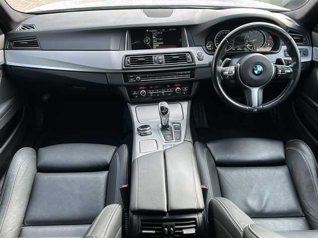 ＢＭＷ ５３５ｉ Mスポーツ 鳥取県 2014(平26)年 14.3万km アルピンホワイトⅢ ディーラー車/F型後期/シルキーシックス・ターボ/スマートキーx2個/ブラックレザーシート/フル液晶メーター/プリクラッシュセーフティ/ブラインドスポットモニタリング/レーンデパーチャーアラート/レーダークルーズコントロール/クリアランスソナー/アダクティブLEDヘッドライト/I-DRIVE/HDDナビゲーション/フルセグ・DVD再生・MSV/バックカメラ/前席パワーシート（D席メモリ）/前席シートヒーター/アルミスカッフプレート/パドルシフト/プライバシーガラス/ビルトインETC/保証書・取説
