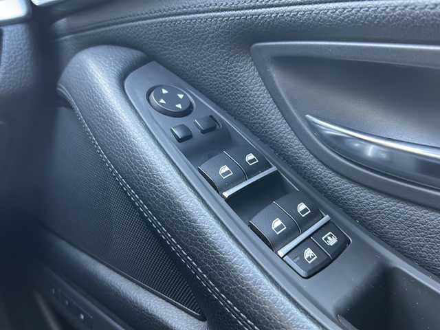 ＢＭＷ ５３５ｉ Mスポーツ 鳥取県 2014(平26)年 14.3万km アルピンホワイトⅢ ディーラー車/F型後期/シルキーシックス・ターボ/スマートキーx2個/ブラックレザーシート/フル液晶メーター/プリクラッシュセーフティ/ブラインドスポットモニタリング/レーンデパーチャーアラート/レーダークルーズコントロール/クリアランスソナー/アダクティブLEDヘッドライト/I-DRIVE/HDDナビゲーション/フルセグ・DVD再生・MSV/バックカメラ/前席パワーシート（D席メモリ）/前席シートヒーター/アルミスカッフプレート/パドルシフト/プライバシーガラス/ビルトインETC/保証書・取説