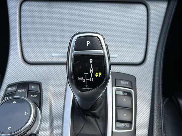 ＢＭＷ ５３５ｉ Mスポーツ 鳥取県 2014(平26)年 14.3万km アルピンホワイトⅢ ディーラー車/F型後期/シルキーシックス・ターボ/スマートキーx2個/ブラックレザーシート/フル液晶メーター/プリクラッシュセーフティ/ブラインドスポットモニタリング/レーンデパーチャーアラート/レーダークルーズコントロール/クリアランスソナー/アダクティブLEDヘッドライト/I-DRIVE/HDDナビゲーション/フルセグ・DVD再生・MSV/バックカメラ/前席パワーシート（D席メモリ）/前席シートヒーター/アルミスカッフプレート/パドルシフト/プライバシーガラス/ビルトインETC/保証書・取説