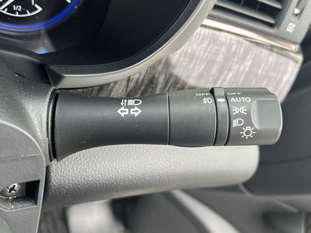 日産 エルグランド 350HWS プレミアム アーバンクロム 静岡県 2019(平31)年 5.5万km ファントムブラック 純正マルチ/・ナビゲーション/・フルセグTV/・AUX/・CD/DVD/・Bluetooth/・FM/AM/主要装備/・アラウンドビューモニター/・後席フリップダウンモニター/・ビルトインＥＴＣ/・追従クルコン/・ドライブレコーダー/・純正マルチ/・両側パワスラ/・パワーバックドア/・エマージェンシーブレーキ/・パワーシート/・運転席+助手席シートヒータ