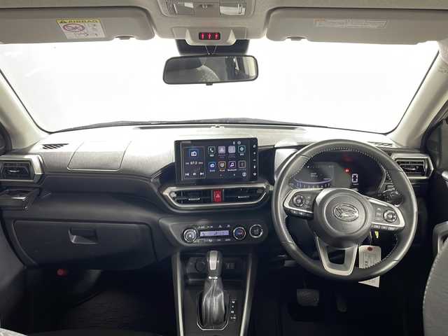 ダイハツ ロッキー プレミアム G 沖縄県 2022(令4)年 2.7万km ナチュラルベージュマイカM 禁煙車　/純正ディスプレイオーディオ　/フルセグ　Ｂｌｕｅｔｏｏｔｈ　ＨＤＭＩ　/Ａｐｐｌｅ　ｃａｒ　ｐｌａｙ　　Ａｎｄｏｒｉｏｄ　Ａｕｔｏ　/パノラミックビューカメラ　/レーダークルーズコントロール/シートヒーター/オートライト/オートマチックハイビーム/オートブレーキホールド/ステアリングリモコン/コーナーセンサー前後