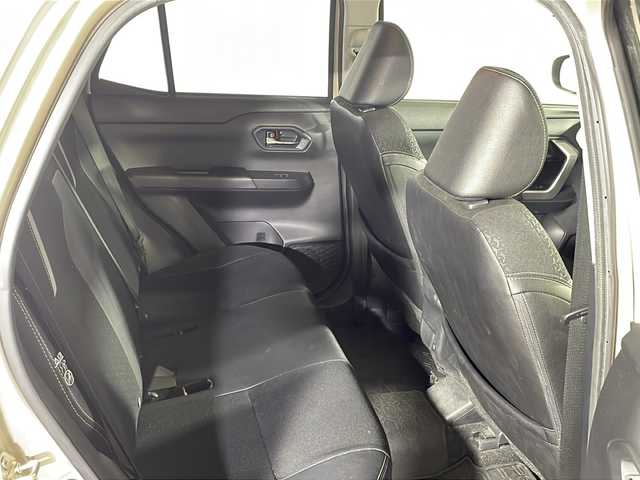 ダイハツ ロッキー プレミアム G 沖縄県 2022(令4)年 2.7万km ナチュラルベージュマイカM 禁煙車　/純正ディスプレイオーディオ　/フルセグ　Ｂｌｕｅｔｏｏｔｈ　ＨＤＭＩ　/Ａｐｐｌｅ　ｃａｒ　ｐｌａｙ　　Ａｎｄｏｒｉｏｄ　Ａｕｔｏ　/パノラミックビューカメラ　/レーダークルーズコントロール/シートヒーター/オートライト/オートマチックハイビーム/オートブレーキホールド/ステアリングリモコン/コーナーセンサー前後