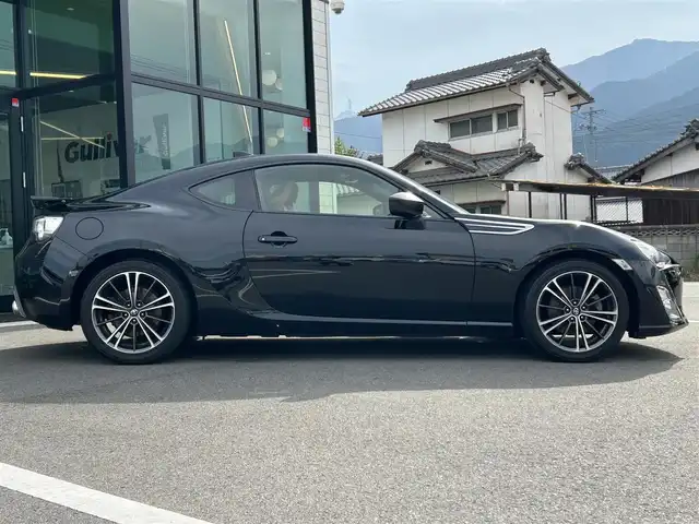 トヨタ ８６ GT リミテッド 愛媛県 2016(平28)年 4.2万km クリスタルブラックシリカ 純正7型ナビ(フルセグTV/BT)/バックカメラ/クルーズコントロール/ドライブレコーダー/ハーフレザー/シートヒーター/パドルシフト/リアウイング/電格ミラー/オートライト/ETC/SuperCatレーダー探知機(A330)/純正ラゲージソフトトレイ/シガーソケット/現状サマー(純正AW)(215/45/R17)/BRIDGESTONE POTENZA S007A/禁煙車