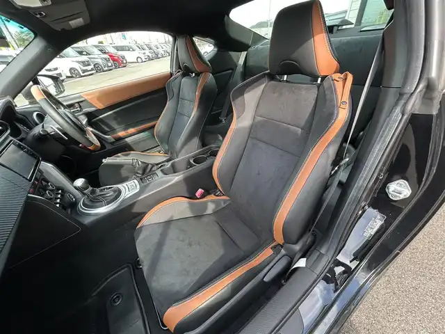 トヨタ ８６ GT リミテッド 愛媛県 2016(平28)年 4.2万km クリスタルブラックシリカ 純正7型ナビ(フルセグTV/BT)/バックカメラ/クルーズコントロール/ドライブレコーダー/ハーフレザー/シートヒーター/パドルシフト/リアウイング/電格ミラー/オートライト/ETC/SuperCatレーダー探知機(A330)/純正ラゲージソフトトレイ/シガーソケット/現状サマー(純正AW)(215/45/R17)/BRIDGESTONE POTENZA S007A/禁煙車