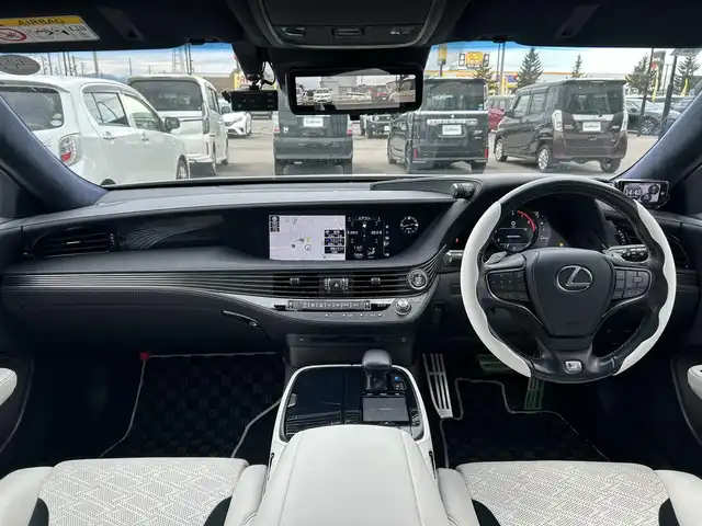 レクサス ＬＳ 500 Fスポーツ 道南・函館 2018(平30)年 5.5万km ソニックシルバー /純正ナビ//フルセグTV//パノラミックビューモニター//ドライブレコーダー//ETC//デジタルインナーミラー//社外エアロ//パワーバックドア//白革シート//前席パワーシート//前席エアシート//前席シートヒーター//ステアリングヒーター//プリクラッシュセーフティ//ブラインドスポットモニター//レーダークルーズコントロール//レーンキープアシスト//オートマチックハイビーム//LEDヘッドライト//オートライト