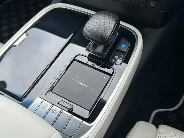 レクサス ＬＳ 500 Fスポーツ 道南・函館 2018(平30)年 5.5万km ソニックシルバー /純正ナビ//フルセグTV//パノラミックビューモニター//ドライブレコーダー//ETC//デジタルインナーミラー//社外エアロ//パワーバックドア//白革シート//前席パワーシート//前席エアシート//前席シートヒーター//ステアリングヒーター//プリクラッシュセーフティ//ブラインドスポットモニター//レーダークルーズコントロール//レーンキープアシスト//オートマチックハイビーム//LEDヘッドライト//オートライト