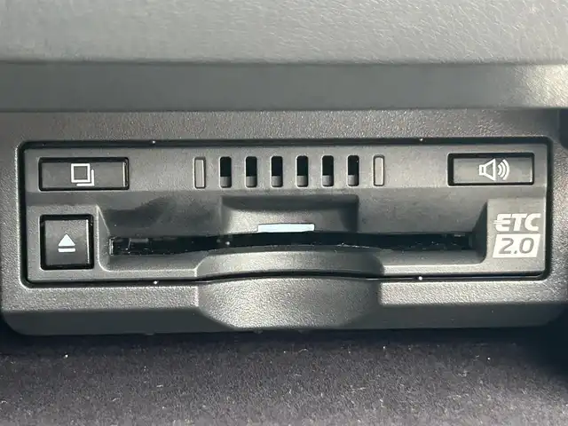 レクサス ＬＳ 500 Fスポーツ 道南・函館 2018(平30)年 5.5万km ソニックシルバー /純正ナビ//フルセグTV//パノラミックビューモニター//ドライブレコーダー//ETC//デジタルインナーミラー//社外エアロ//パワーバックドア//白革シート//前席パワーシート//前席エアシート//前席シートヒーター//ステアリングヒーター//プリクラッシュセーフティ//ブラインドスポットモニター//レーダークルーズコントロール//レーンキープアシスト//オートマチックハイビーム//LEDヘッドライト//オートライト