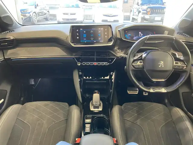 プジョー プジョー ２０８ GT 熊本県 2021(令3)年 3.3万km 黄Ⅱ ・スマートキー/・プッシュスタート/・アクティブセーフティブレーキ/・トラフィックサインインフォメーション/・疲労検知/・ブラインドスポットモニター/・インテリジェントハイビーム/・パーキングセンサー/・クルーズコントロール(追従式)/・ハーフレザーシート/・前席シートヒーター/・純正ディスプレイオーディオ/　【Bluetooth・USB・AppleCarPlay・AndroidAuto】/・バックカメラ/・ETC/・ドライブレコーダー(前後録画)/・ルーフラック/・LEDヘッドランプ/・純正マット