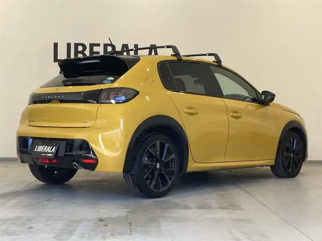 プジョー プジョー ２０８ GT 熊本県 2021(令3)年 3.3万km 黄Ⅱ ・スマートキー/・プッシュスタート/・アクティブセーフティブレーキ/・トラフィックサインインフォメーション/・疲労検知/・ブラインドスポットモニター/・インテリジェントハイビーム/・パーキングセンサー/・クルーズコントロール(追従式)/・ハーフレザーシート/・前席シートヒーター/・純正ディスプレイオーディオ/　【Bluetooth・USB・AppleCarPlay・AndroidAuto】/・バックカメラ/・ETC/・ドライブレコーダー(前後録画)/・ルーフラック/・LEDヘッドランプ/・純正マット