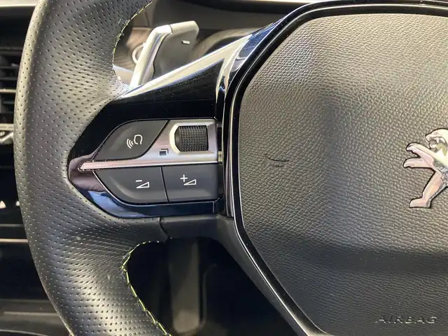 プジョー プジョー ２０８ GT 熊本県 2021(令3)年 3.3万km 黄Ⅱ ・スマートキー/・プッシュスタート/・アクティブセーフティブレーキ/・トラフィックサインインフォメーション/・疲労検知/・ブラインドスポットモニター/・インテリジェントハイビーム/・パーキングセンサー/・クルーズコントロール(追従式)/・ハーフレザーシート/・前席シートヒーター/・純正ディスプレイオーディオ/　【Bluetooth・USB・AppleCarPlay・AndroidAuto】/・バックカメラ/・ETC/・ドライブレコーダー(前後録画)/・ルーフラック/・LEDヘッドランプ/・純正マット