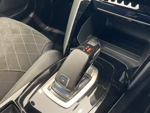 プジョー プジョー ２０８ GT 熊本県 2021(令3)年 3.3万km 黄Ⅱ ・スマートキー/・プッシュスタート/・アクティブセーフティブレーキ/・トラフィックサインインフォメーション/・疲労検知/・ブラインドスポットモニター/・インテリジェントハイビーム/・パーキングセンサー/・クルーズコントロール(追従式)/・ハーフレザーシート/・前席シートヒーター/・純正ディスプレイオーディオ/　【Bluetooth・USB・AppleCarPlay・AndroidAuto】/・バックカメラ/・ETC/・ドライブレコーダー(前後録画)/・ルーフラック/・LEDヘッドランプ/・純正マット