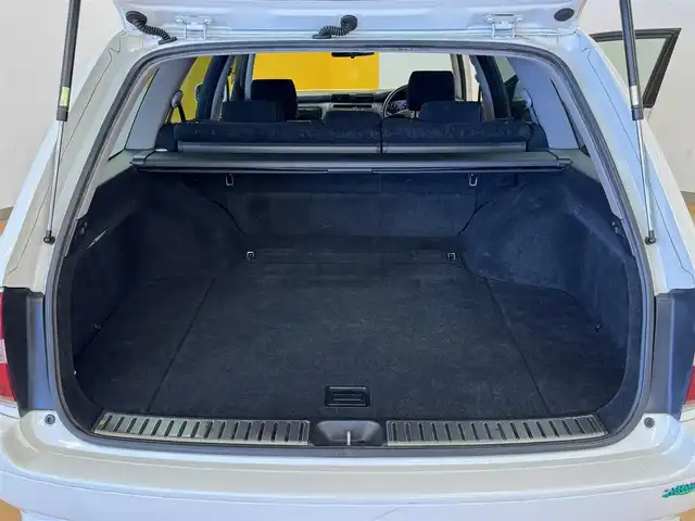 トヨタ クラウン エステート アスリート E 群馬県 2002(平14)年 8.9万km ホワイトパールクリスタルシャイン カセット/AM/FM/ETC/電動格納ミラー/ドアバイザー/ルーフレール/サングラスホルダー/オートライト/バニティーミラー/バックドアイージークローザー/コインホルダー