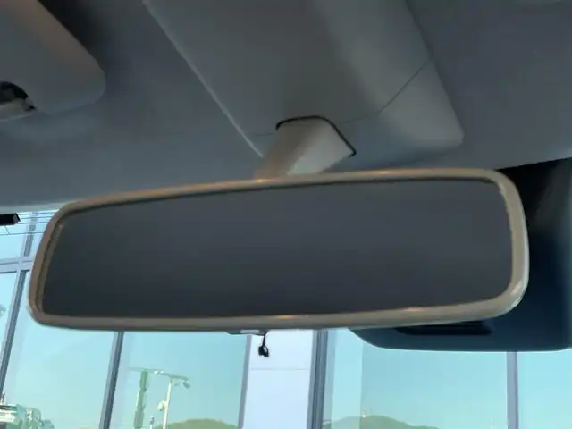 ダイハツ ミラ トコット G リミテッド SAⅢ 香川県 2020(令2)年 4.3万km サニーデイブルーメタリック 登録時走行距離43059km/スマートアシストIII/・衝突回避支援ブレーキ機能/・衝突警報機能/・車線逸脱警報機能/・誤発進抑制制御機能/・先行車発進お知らせ機能/・オートマチックハイビーム/純正SDナビ/（CD/DVD/Bluetooth/フルセグTV）/パノラミックビューモニター/バックカメラ/前席シートヒーター/ステアリングスイッチ/LEDヘッドライト/ヘッドライトレベライザー/オートライト/プッシュスタート/スマートキー