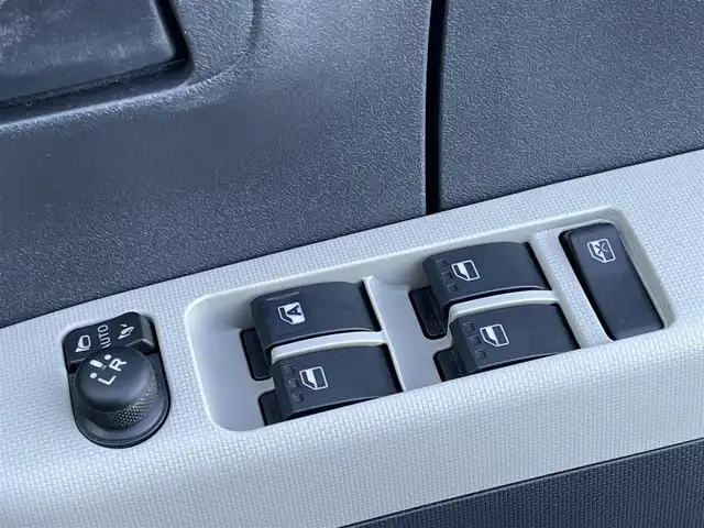 ダイハツ ミラ トコット G リミテッド SAⅢ 香川県 2020(令2)年 4.3万km サニーデイブルーメタリック 登録時走行距離43059km/スマートアシストIII/・衝突回避支援ブレーキ機能/・衝突警報機能/・車線逸脱警報機能/・誤発進抑制制御機能/・先行車発進お知らせ機能/・オートマチックハイビーム/純正SDナビ/（CD/DVD/Bluetooth/フルセグTV）/パノラミックビューモニター/バックカメラ/前席シートヒーター/ステアリングスイッチ/LEDヘッドライト/ヘッドライトレベライザー/オートライト/プッシュスタート/スマートキー