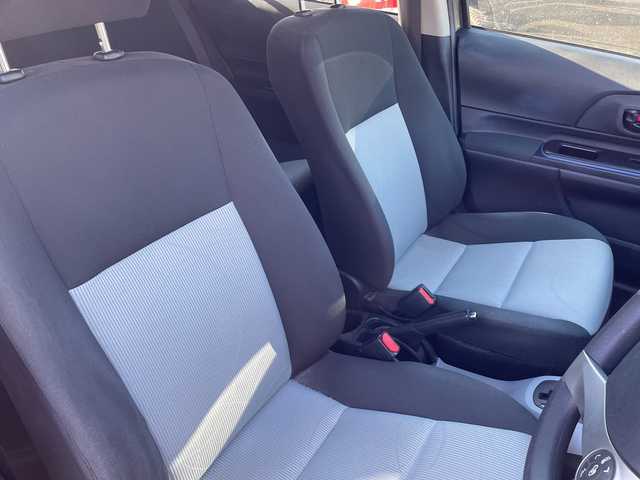 トヨタ アクア S 愛知県 2014(平26)年 9.1万km グレーメタリック ・禁煙車/・ワンオーナー/・純正ナビ/フルセグTV/　(NSCP-W64)/・バックカメラ/・ETC/・オートライト/・スマートキー/・プッシュスタート/・ステアスイッチ/・ドアバイザー/・フロアマット/・新車保証書/・取扱説明書/・スペアキー