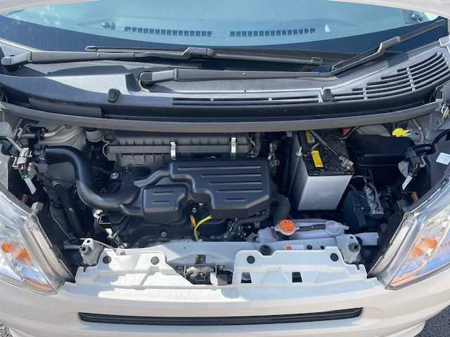 ダイハツ ムーヴ X SAⅢ 茨城県 2021(令3)年 6万km ホワイト 社外メモリナビ/（ＦＭ／ＡＭ／ＢＴ／ＣＤ／ＤＶＤ）　/バックカメラ　/シートヒーター　　/スマートキー　/アイドリングストップ　/ＬＥＤヘッドライト　/オートライト　/衝突軽減ブレーキ　/ドライブレコーダー　/ＥＴＣ/ドアバイザー