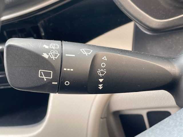 ダイハツ ムーヴ X SAⅢ 茨城県 2021(令3)年 6万km ホワイト 社外メモリナビ/（ＦＭ／ＡＭ／ＢＴ／ＣＤ／ＤＶＤ）　/バックカメラ　/シートヒーター　　/スマートキー　/アイドリングストップ　/ＬＥＤヘッドライト　/オートライト　/衝突軽減ブレーキ　/ドライブレコーダー　/ＥＴＣ/ドアバイザー