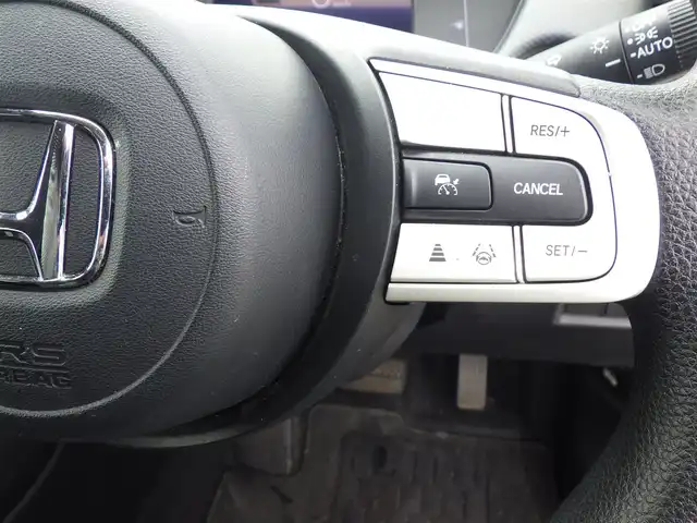 ホンダ フィット ベーシック 千葉県 2020(令2)年 6.1万km シャイニンググレーM 185/60R15/ホンダセンシング/・衝突軽減ブレーキ（CMBS）/・車線維持支援システム（LKAS）/・アダプティブクルーズコントロール（ACC）/・後方誤発進抑制機能/・誤発進抑制機能/純正メモリーナビ/【DVD/CD再生機能】/バックカメラ/ウインカーミラー/サイド/カーテンエアバッグ/Honda スマートキー