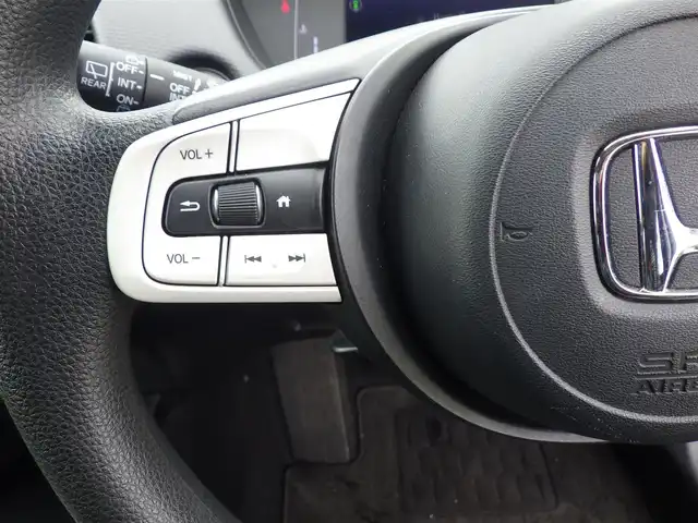 ホンダ フィット ベーシック 千葉県 2020(令2)年 6.1万km シャイニンググレーM 185/60R15/ホンダセンシング/・衝突軽減ブレーキ（CMBS）/・車線維持支援システム（LKAS）/・アダプティブクルーズコントロール（ACC）/・後方誤発進抑制機能/・誤発進抑制機能/純正メモリーナビ/【DVD/CD再生機能】/バックカメラ/ウインカーミラー/サイド/カーテンエアバッグ/Honda スマートキー