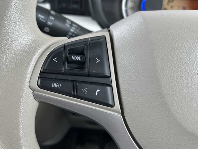 スズキ スペーシア HYBRID X 静岡県 2018(平30)年 3.1万km ピュアホワイトP 安全機能/・衝突軽減ブレーキ/・レーンキープアシスト/・リアコーナーセンサー/純正ナビ/・フルセグTV/・CD/DVD/BT/ラジオ/主要装備/・全方位カメラ/・両側パワースライドドア/・プッシュスタート/・スマートキー/・ステアリングリモコン/・シートヒーター/・ドライブレコーダー/・オートライト/・アイドリングストップ